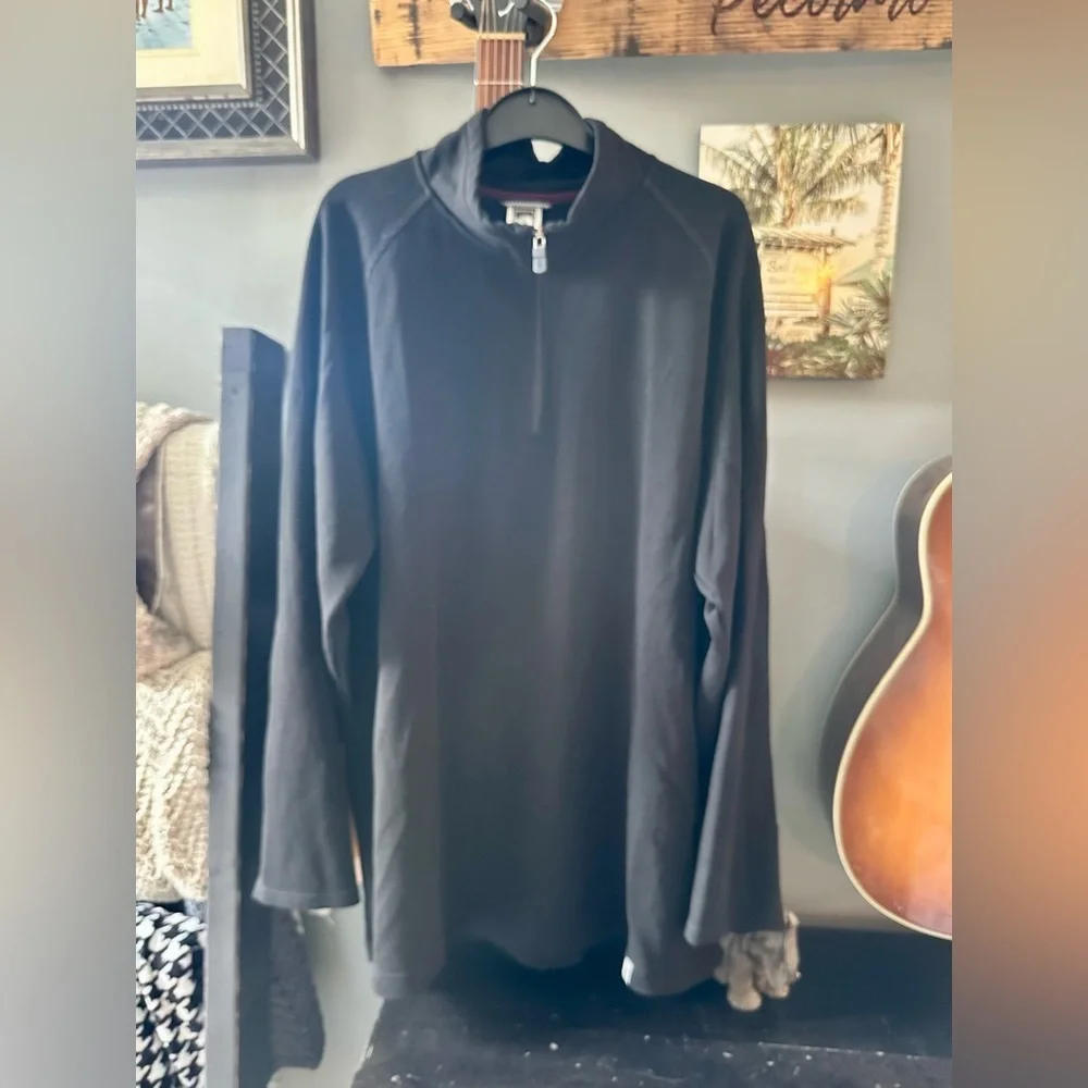 The North Face Men's Black Quarter-Zip Jacket